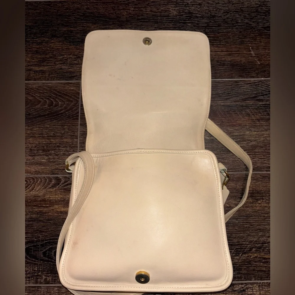 Vintage COACH Tribeca 9092 Beige Leather Flap Shoulder Bag- 1998